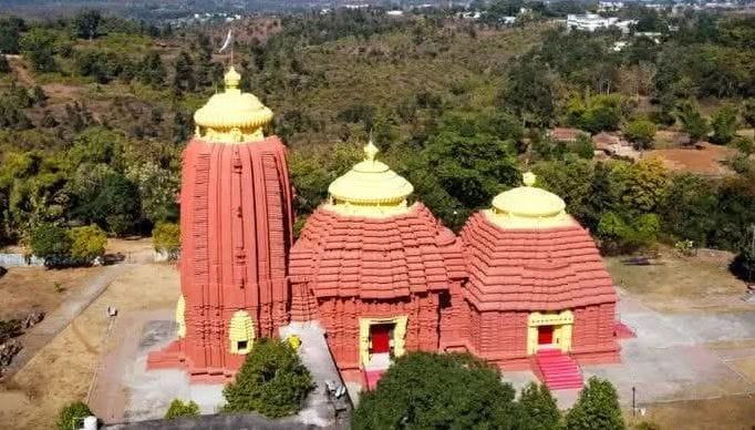 चिरमिरी के जगन्नाथ मंदिर का अद्वितीय डिज़ाइन और सुंदर वास्तुकला श्रद्धालुओं को करती है विशेष रूप से आकर्षित